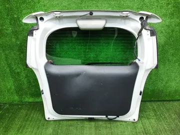 ДВЕРЬ ПЯТАЯ НА TOYOTA RACTIS NCP100