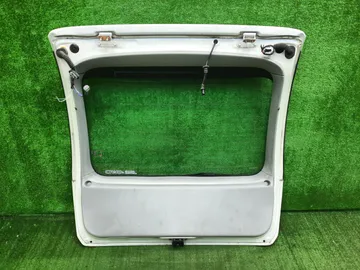 ДВЕРЬ ПЯТАЯ НА TOYOTA NADIA SXN10