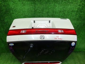 ДВЕРЬ ПЯТАЯ НА HONDA ACCORD CF7