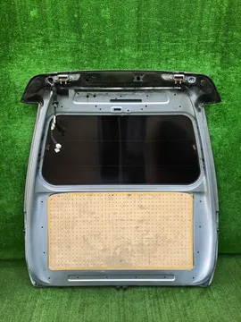 ДВЕРЬ ПЯТАЯ НА TOYOTA NOAH SR40G