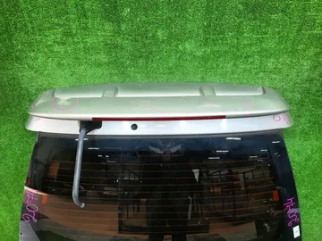 ДВЕРЬ ПЯТАЯ НА TOYOTA NOAH SR40G