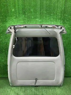 ДВЕРЬ ПЯТАЯ НА TOYOTA NOAH SR40G