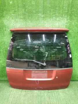 ДВЕРЬ ПЯТАЯ НА TOYOTA NOAH SR40G