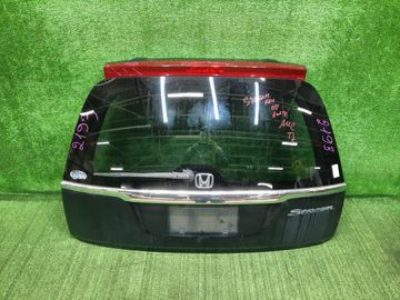 ДВЕРЬ ПЯТАЯ НА HONDA STREAM RN1