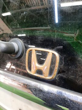 ДВЕРЬ ПЯТАЯ НА HONDA STREAM RN1