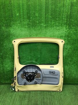 ДВЕРЬ ПЯТАЯ НА TOYOTA FUNCARGO NCP25