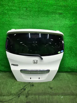 ДВЕРЬ ПЯТАЯ НА HONDA FREED GB3