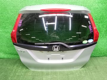 ДВЕРЬ ПЯТАЯ НА HONDA FIT GP4