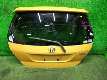 ДВЕРЬ ПЯТАЯ НА HONDA FIT GD1