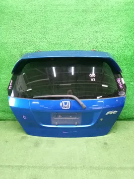 ДВЕРЬ ПЯТАЯ НА HONDA FIT GD3