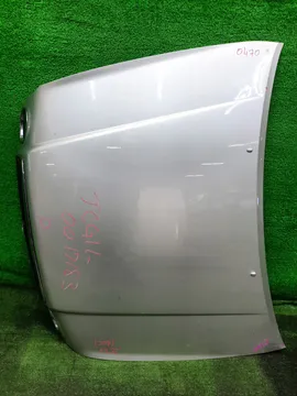 КАПОТ НА TOYOTA PROGRES JCG10