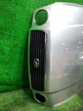 КАПОТ НА TOYOTA PROGRES JCG10