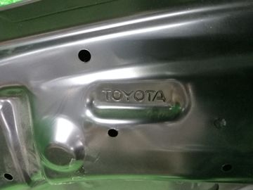 КАПОТ 53301-12A00 009Y0000508 НОВЫЙ ЗАЛОМ УГОЛКА НА TOYOTA COROLLA NZE121