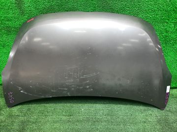 КАПОТ НА TOYOTA ISIS ZNM10