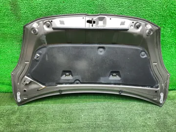 КАПОТ НА TOYOTA ISIS ZNM10