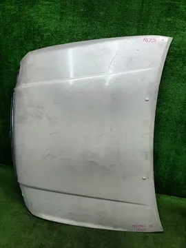 КАПОТ НА TOYOTA PROGRES JCG10