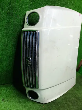 КАПОТ НА TOYOTA PROGRES JCG10