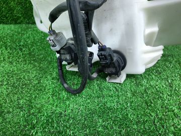 БАЧОК ОМЫВАТЕЛЯ НА TOYOTA AQUA NHP10