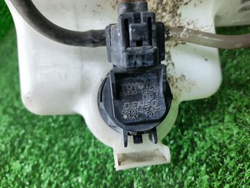 БАЧОК ОМЫВАТЕЛЯ НА TOYOTA VOXY ZRR80G