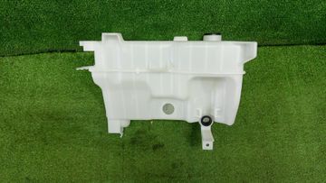 БАЧОК ОМЫВАТЕЛЯ НА TOYOTA HILUX GUN125