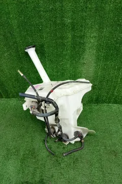 БАЧОК ОМЫВАТЕЛЯ НА TOYOTA AQUA NHP10