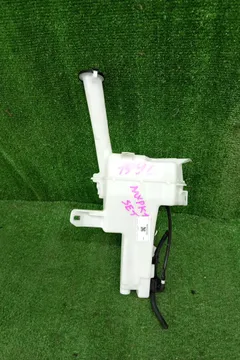 БАЧОК ОМЫВАТЕЛЯ НА TOYOTA AQUA MXPK11