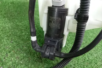 БАЧОК ОМЫВАТЕЛЯ НА TOYOTA AQUA MXPK11