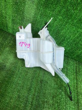 БАЧОК ОМЫВАТЕЛЯ НА TOYOTA PRIUS ZVW50