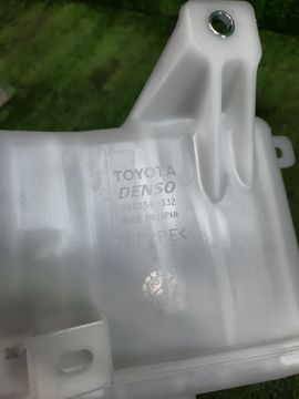 БАЧОК ОМЫВАТЕЛЯ НА LEXUS RX450H GYL25W