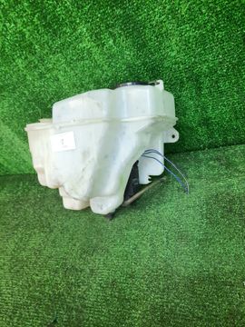 БАЧОК ОМЫВАТЕЛЯ НА TOYOTA CALDINA ST215