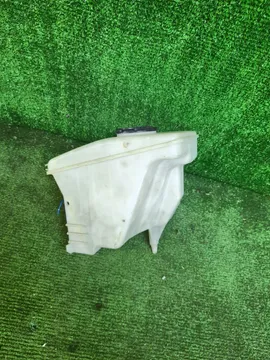 БАЧОК ОМЫВАТЕЛЯ НА TOYOTA COROLLA AE110