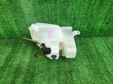 БАЧОК ОМЫВАТЕЛЯ НА TOYOTA CALDINA ST215W