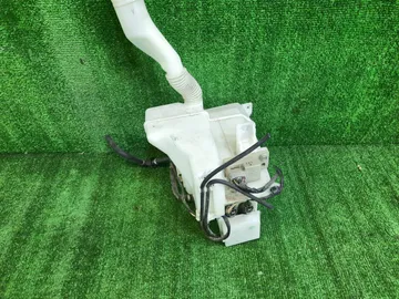 БАЧОК ОМЫВАТЕЛЯ НА SUBARU FORESTER SH5