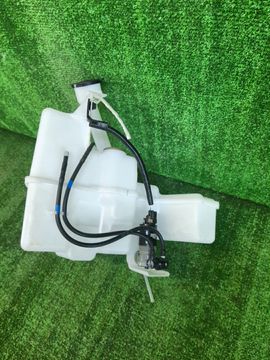 БАЧОК ОМЫВАТЕЛЯ НА TOYOTA PRIUS MXWH60