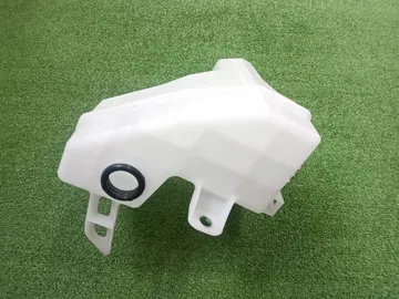 БАЧОК ОМЫВАТЕЛЯ НА TOYOTA VOXY MZRA90W