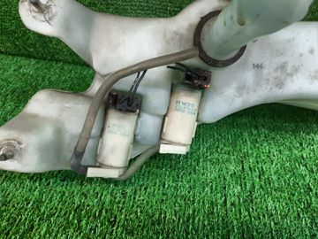 БАЧОК ОМЫВАТЕЛЯ НА ISUZU WIZARD UES25FW