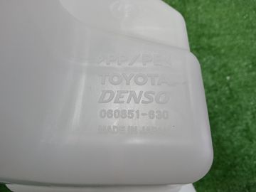 БАЧОК ОМЫВАТЕЛЯ НА TOYOTA CAMRY AXVH70
