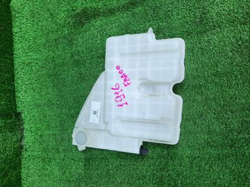 БАЧОК ОМЫВАТЕЛЯ НА MITSUBISHI FUSO CANTER FBA00