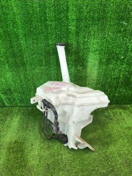 БАЧОК ОМЫВАТЕЛЯ НА TOYOTA AQUA NHP10