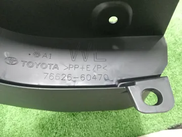 БРЫЗГОВИК НА TOYOTA LAND CRUISER PRADO GDJ250