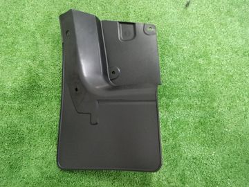 БРЫЗГОВИК НА TOYOTA HIACE TRH223