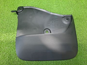 БРЫЗГОВИК НА TOYOTA LAND CRUISER VJA300W