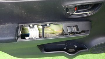 ДВЕРЬ НА TOYOTA VITZ NCP131