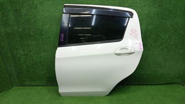 ДВЕРЬ НА TOYOTA VITZ NSP135