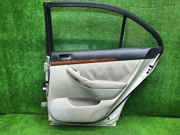 ДВЕРЬ НА TOYOTA AVENSIS AZT250