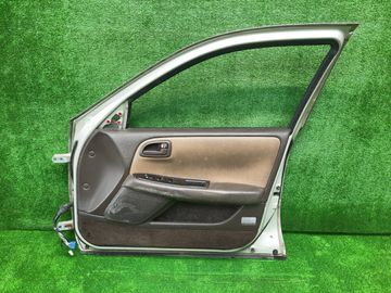 ДВЕРЬ НА TOYOTA CRESTA GX90
