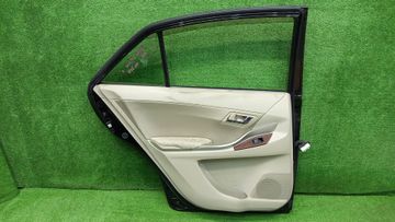 ДВЕРЬ НА TOYOTA PREMIO ZRT265