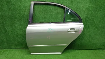 ДВЕРЬ НА TOYOTA AVENSIS AZT250