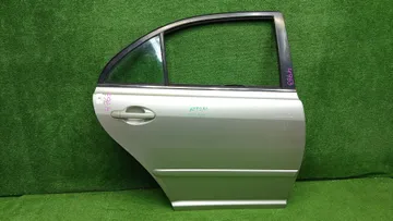 ДВЕРЬ НА TOYOTA AVENSIS AZT250