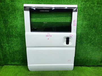 ДВЕРЬ НА NISSAN NV100 CLIPPER DR17V
